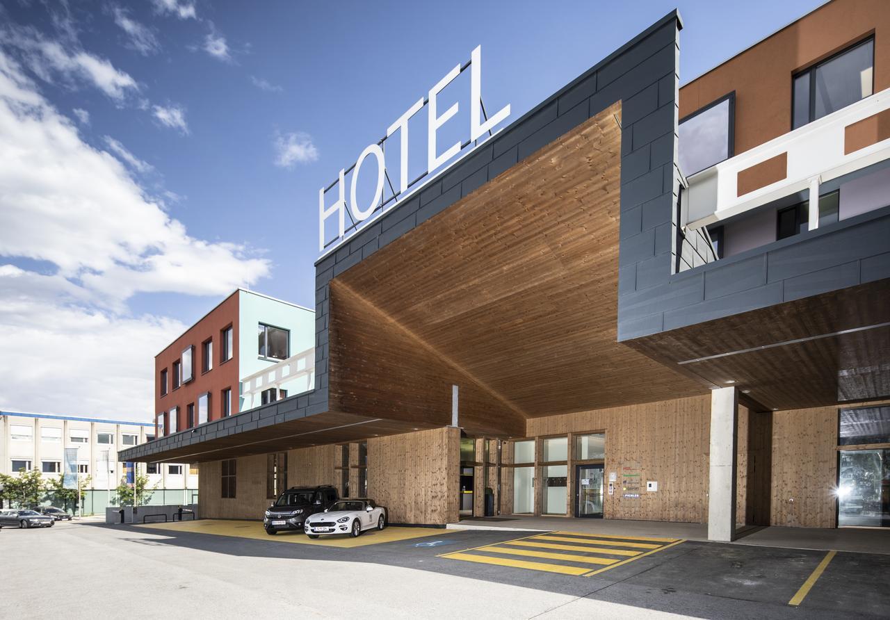 Hwest Hotel Hall in Tirol Esterno foto